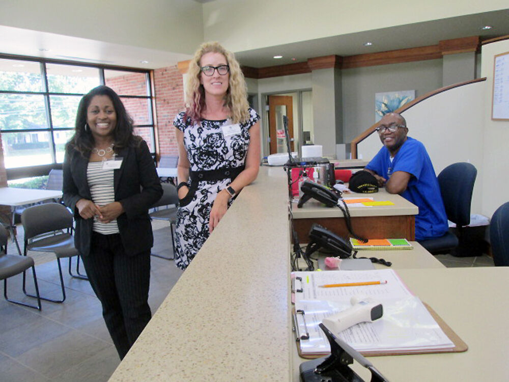 Adult-Day-Care-staff_5887.JPG